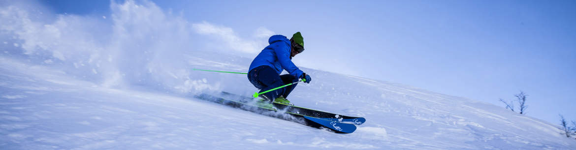 snowtrax_mockup_skiing_1.jpg