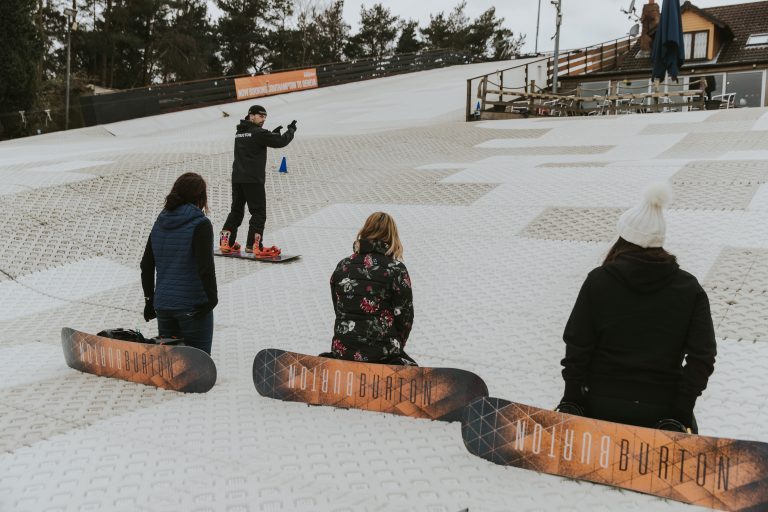 Snowtrax snowboarding group lessons