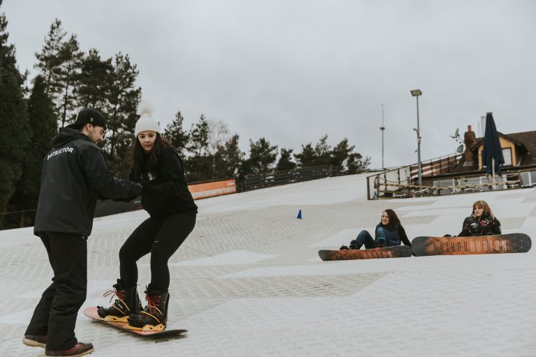 Snowtrax snowboarding group lessons