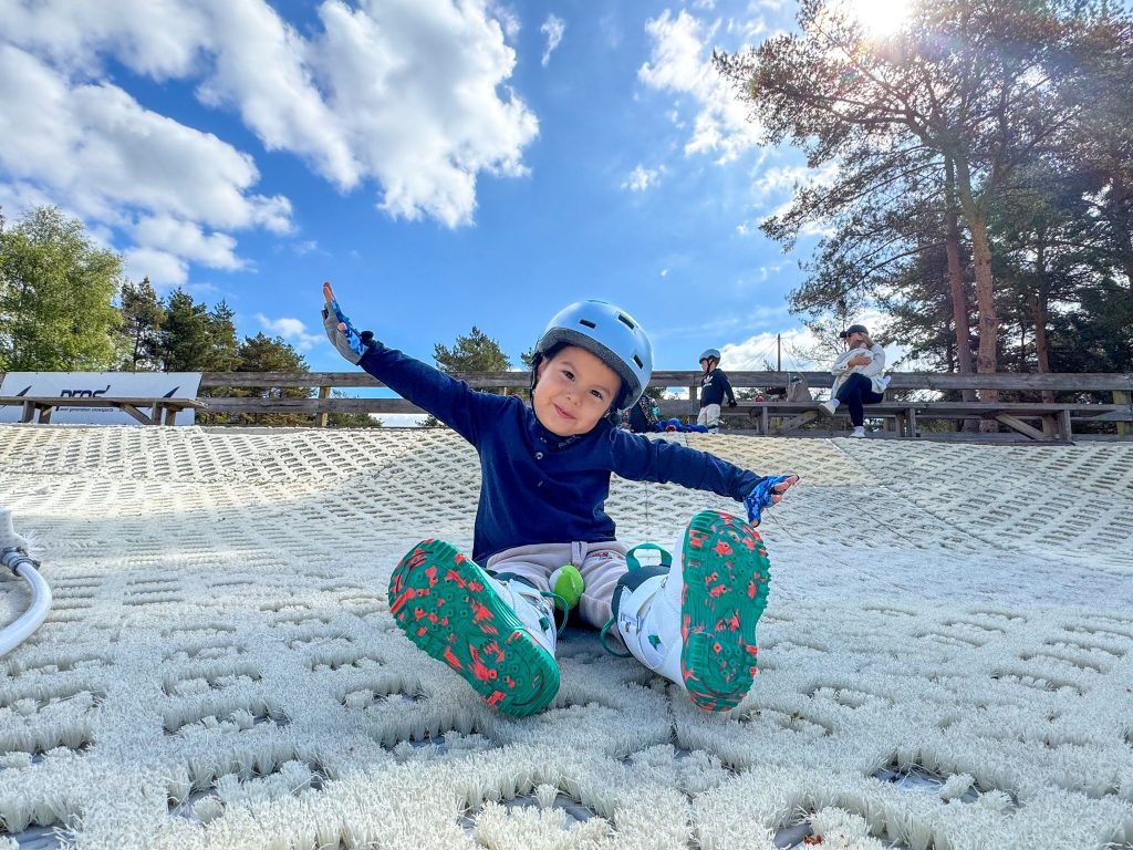 Snowtrax snowboarding kids junior